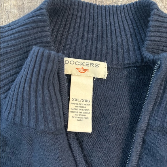 Dockers 1/4 zip sweater - Picture 2 of 3